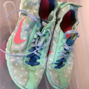 Nike women Mint Green and Pink Sneakers
